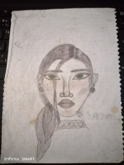 فتاة افتراضية